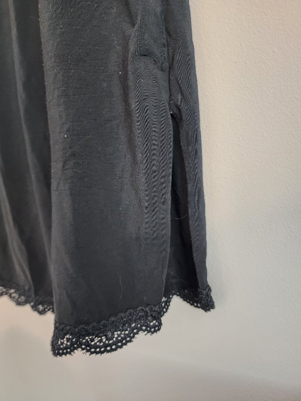 2/$15 Jockey Black Short Skirt Slip XL Used - Picture 4 of 6